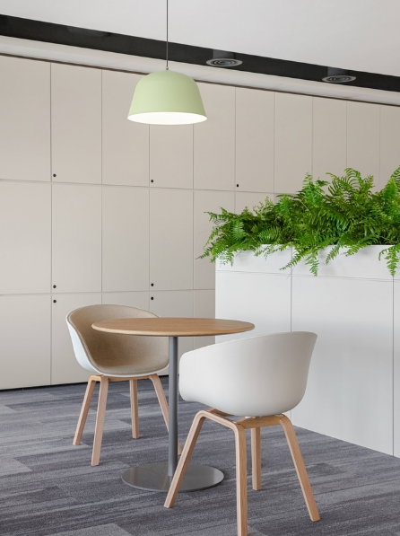 辦公室裝修設(shè)計(jì):巧妙隱藏線路,打造無(wú)線美觀空間