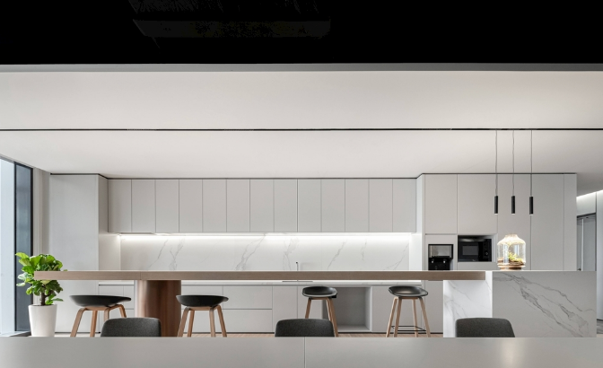 辦公室新裝修設計：如何選購平滑型紋理壁紙，打造高端商務空間