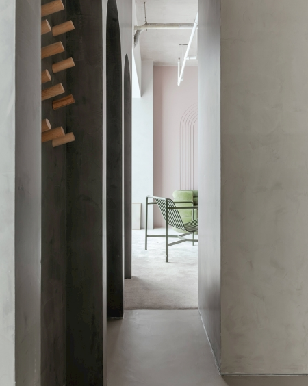 為何選擇優(yōu)質(zhì)照明燈飾成上海辦公室裝修設(shè)計關(guān)鍵？