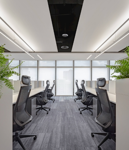上海辦公室裝修：頂部設(shè)計如何打造獨特魅力空間？