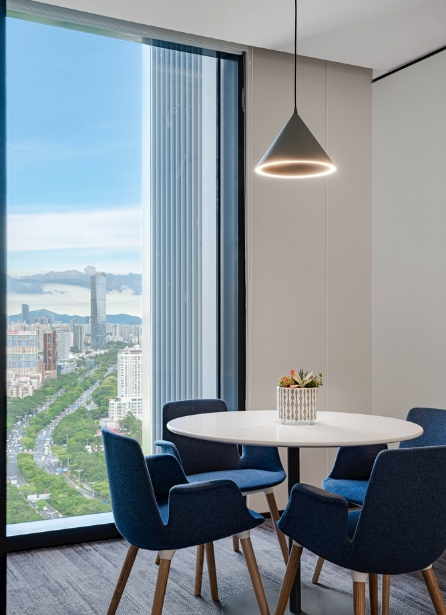 打破常規(guī)，橙色地坪漆引領(lǐng)辦公室裝修設(shè)計新風(fēng)尚